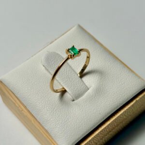 anillo esmeralda y diamante